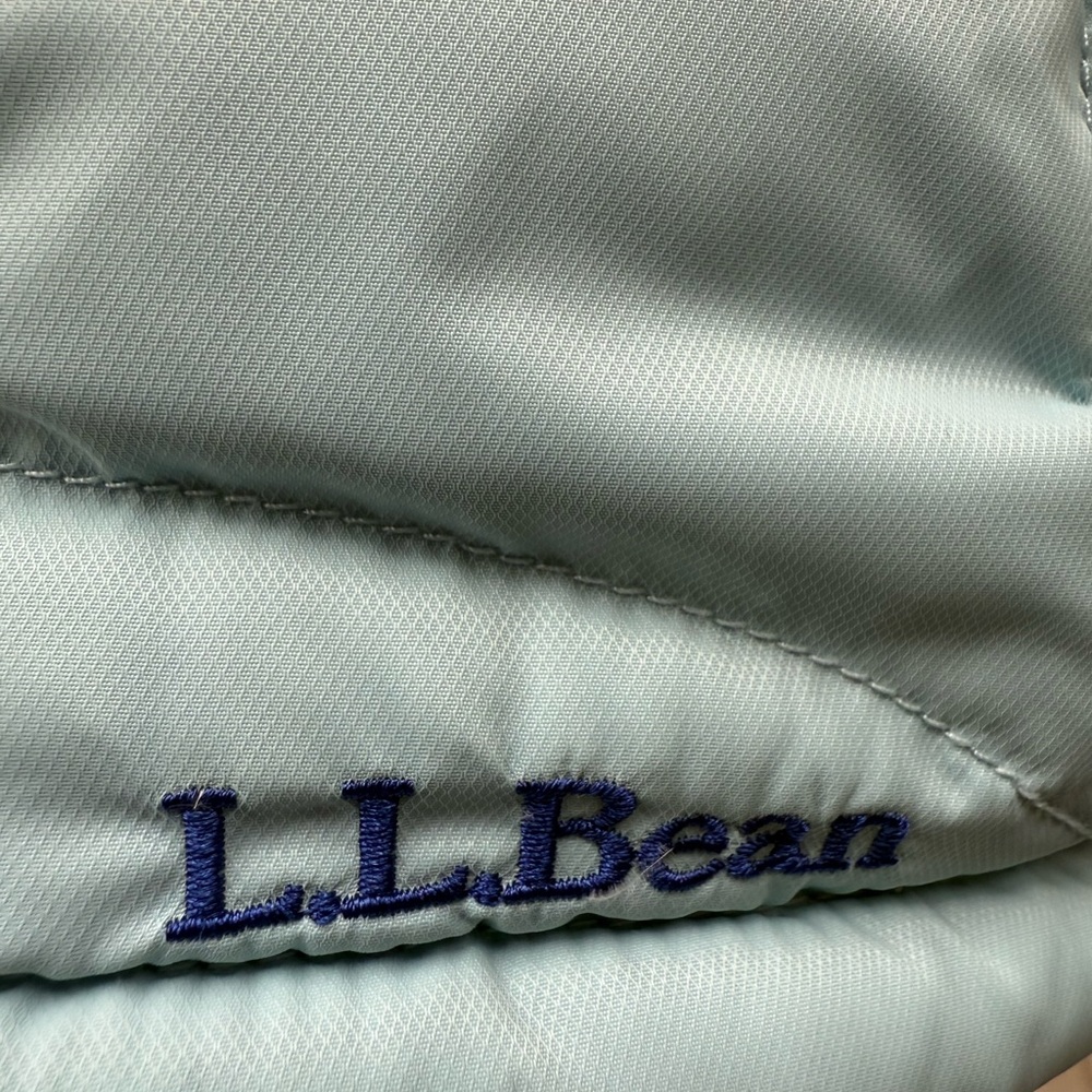 L.L. Bean Women’s Blue Reversible Puffer Vest Jacket Size Small - Picture 5 of 6